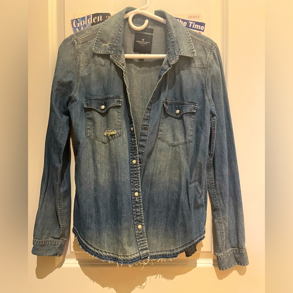 woman’s american eagle jean denim button shirt